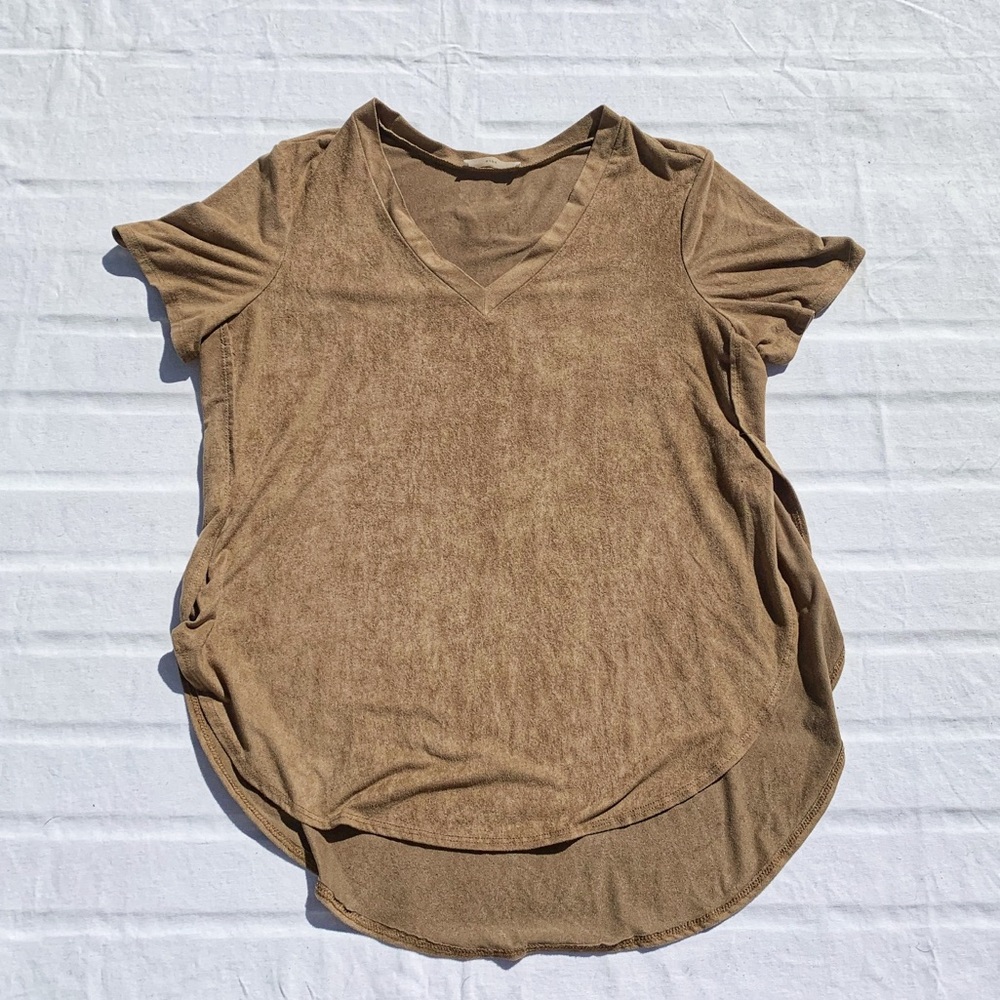 ☀️4/25 Ripe Suede-Look High/Low V-Neck Tee - Picture 4 of 11